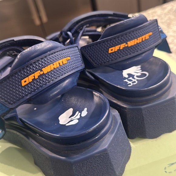 Women Blue Sandals - Picture 4 of 17